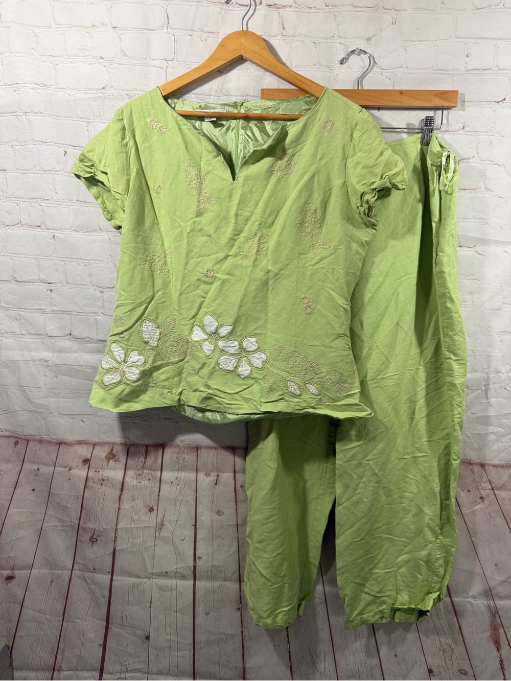 Jennifer Eden Green Floral Embroidered Two-Piece Pant Set Womens Size 16